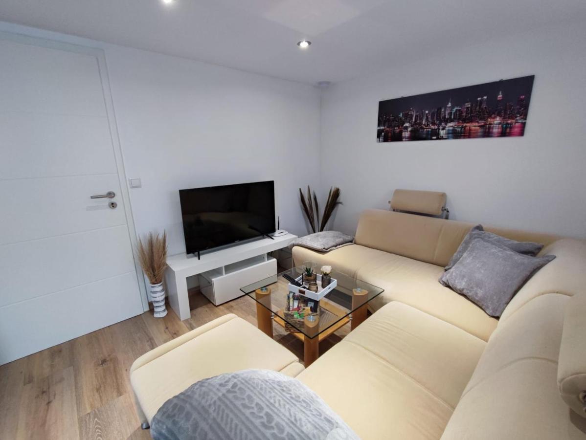 Elida Apartment Burgrieden Bagian luar foto