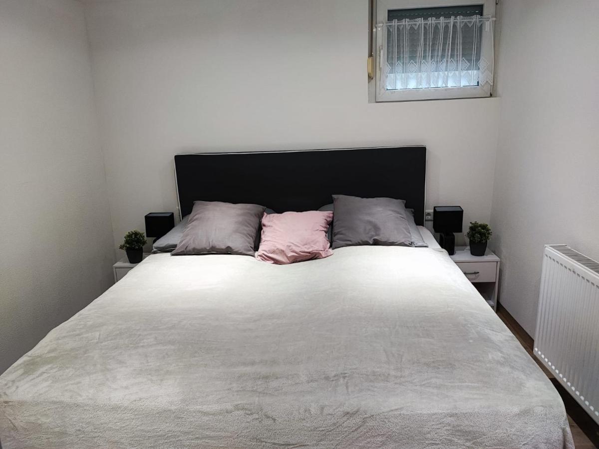 Elida Apartment Burgrieden Bagian luar foto